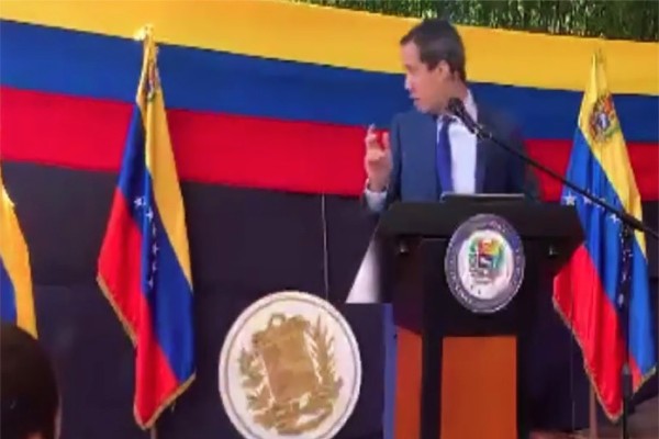 Se derrumba la aventura de gobierno paralelo de Juan Guaidó.