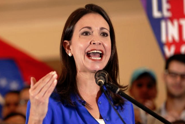 María Corina Machado  renuncia a ser candidata presidencial