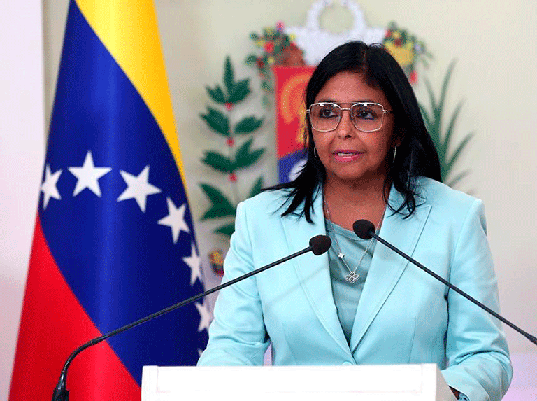 Rodríguez denunció que los abusos del Gobierno de Guyana, "al servicio de la Exxon Mobil y trasnacionales energéticas", constituyen una flagrante violación del Derecho Internacional