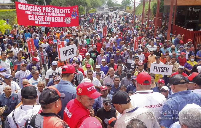 Trabajadores se congregaron frente a la CVG en Puerto Ordaz