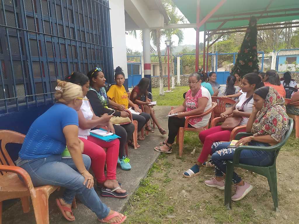 Mujeres de Urachiche participan en plan de formación
