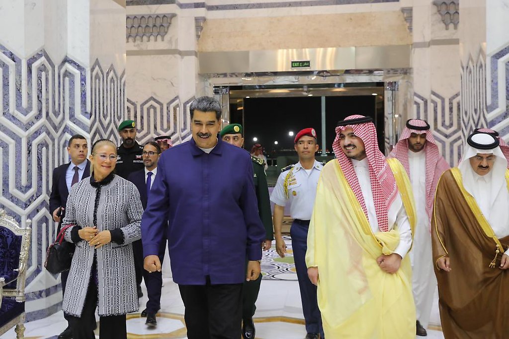 El presidente Maduro arriba a Arabia Saudita