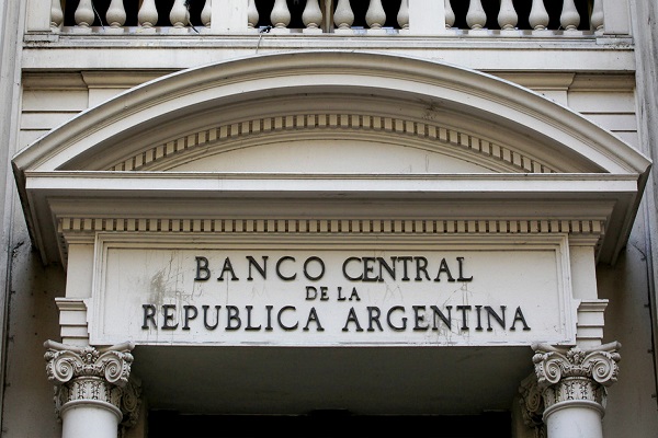 Fachada del Banco Central de la República Argentina (BCRA) en Buenos Aires.
