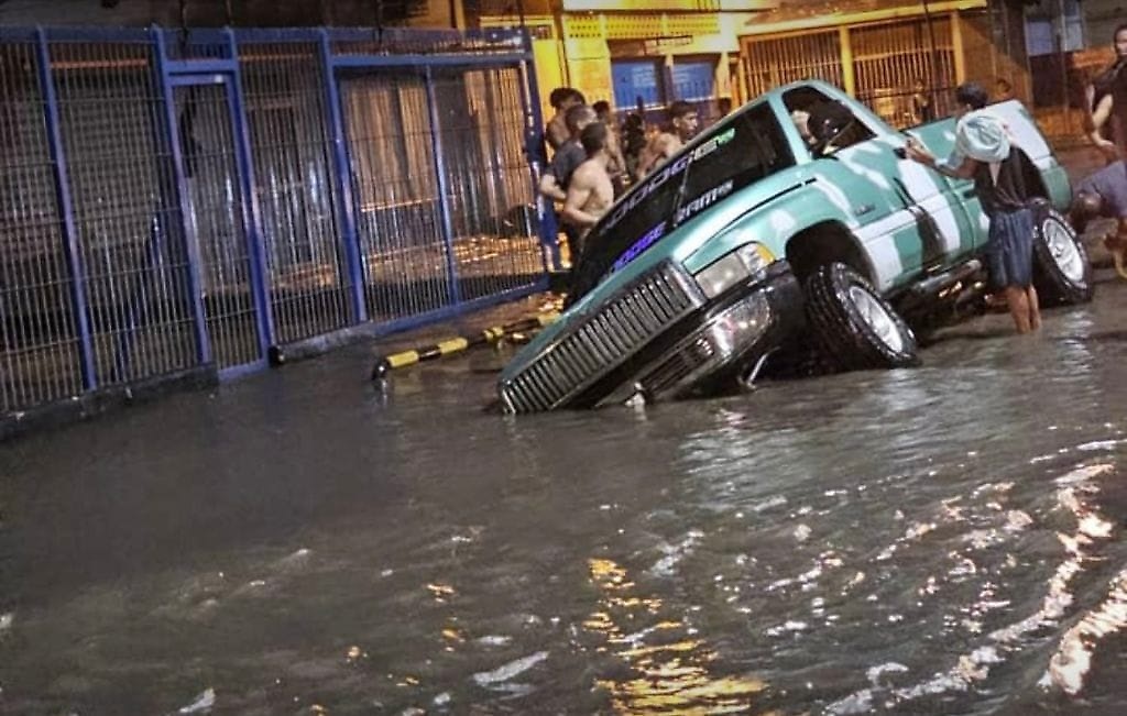 Calles de Cumaná inundadas