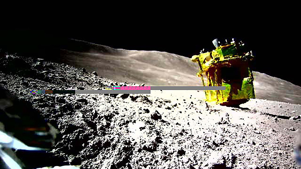 Módulo lunar japonés Slim transmite su primera foto