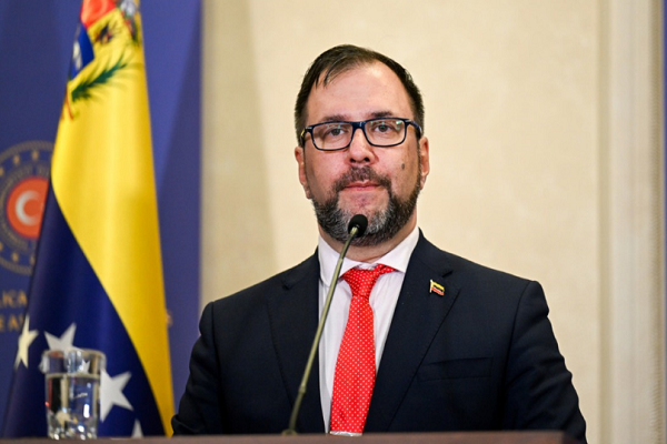 GIl reiteró que la cooperación con Venezuela “debe estar dirigida a fortalecer a las instituciones públicas y no para desacreditarlas".