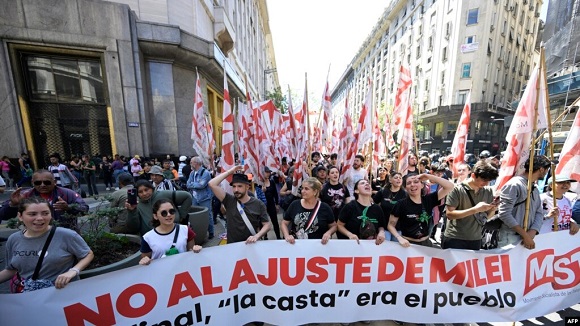 Protesta contra Milei en Argentina